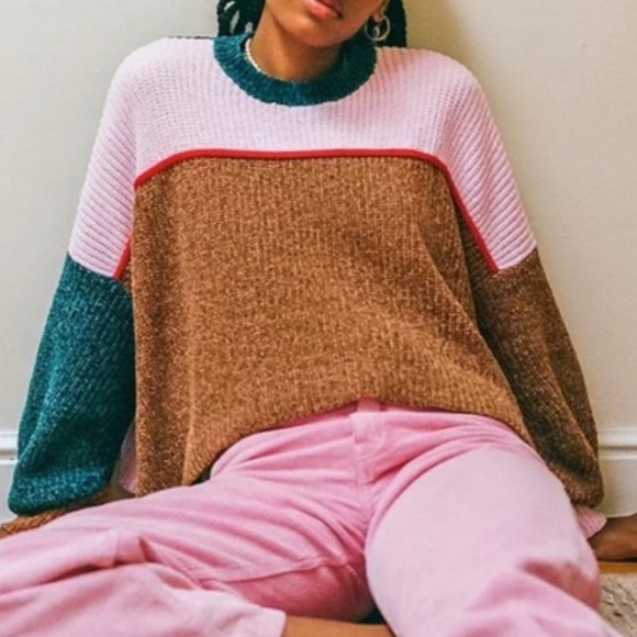 Urban Outfitters Sweaters - Urban Outfitters Fife Colorblock soft and cozy Cropped Sweater